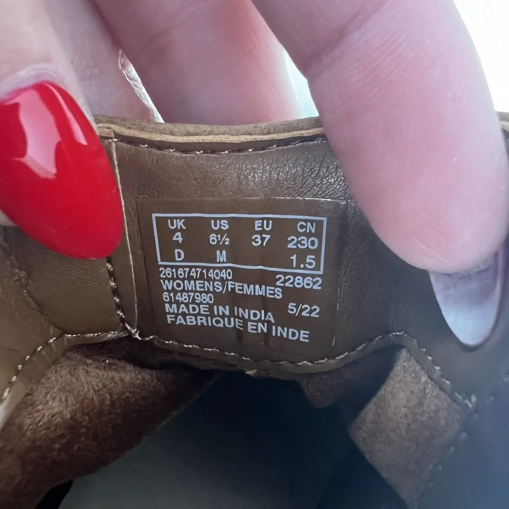 Clarks Size 6.5 Clarkwell Boots Brown Leather Side Zip Booties Comfort Women's